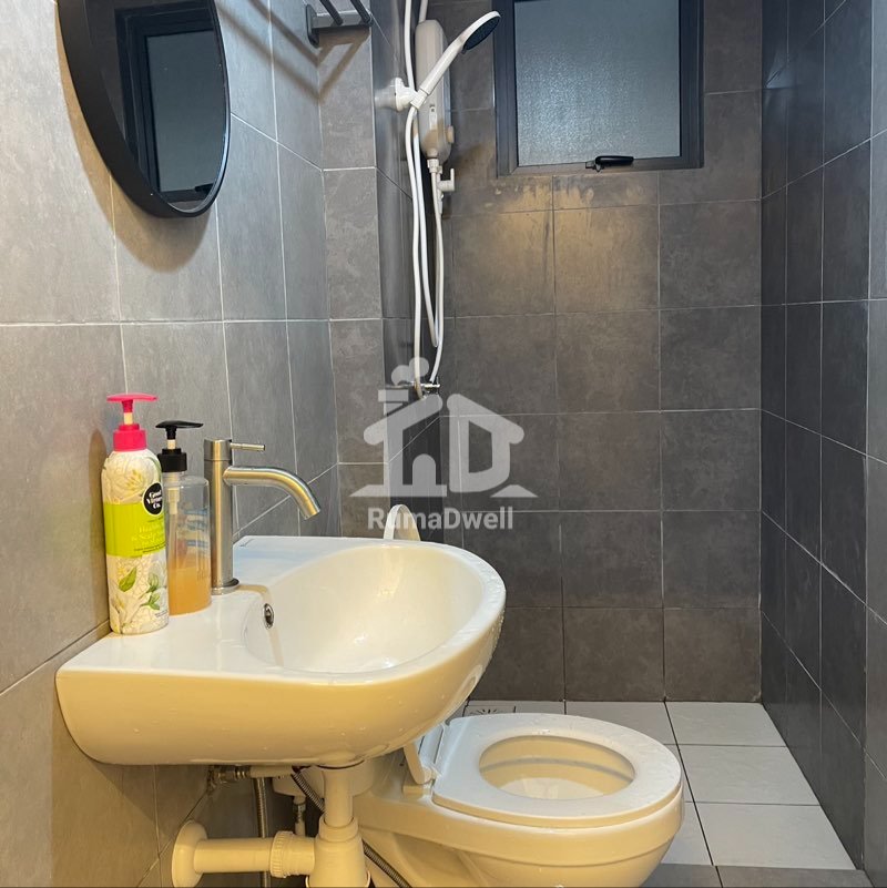 RumaDuke: Muslim + Netflix + KLCC View + 3R2B a/c + WIFI 9